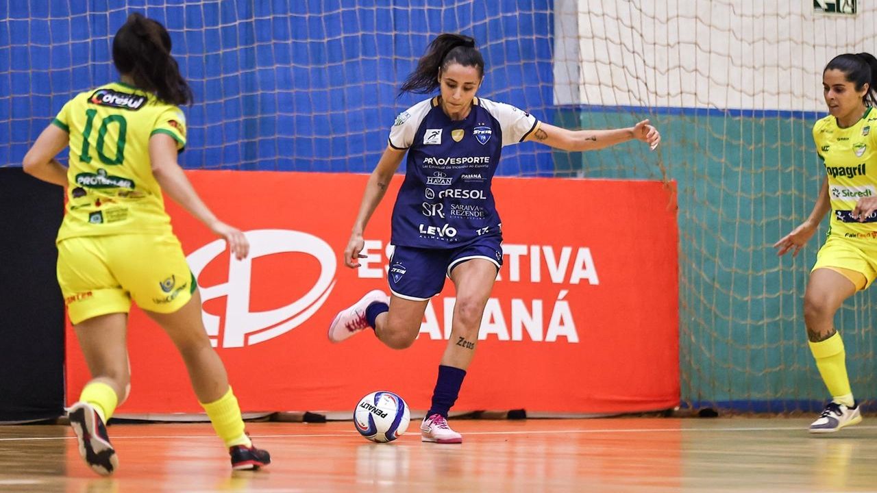 Stein Cascavel larga na frente na final do Paranaense Série Ouro com vitória por 1 a 0 fora de casa