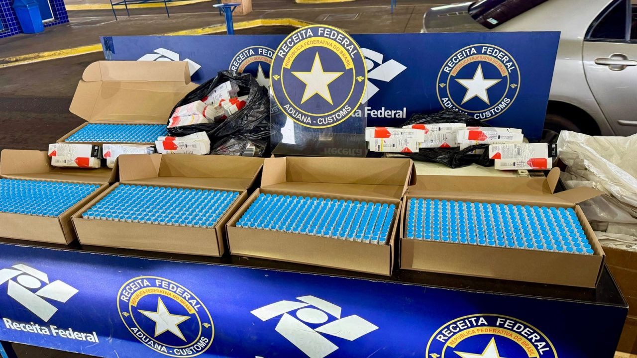 Receita Federal realiza apreensão de 1.000 canetas emagrecedoras sem a substância na Ponte Internacional da Amizade