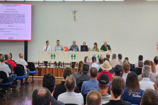 Imagem referente a notícia: AGE aprova mudanças que atualizam e modernizam o estatuto da Coopavel