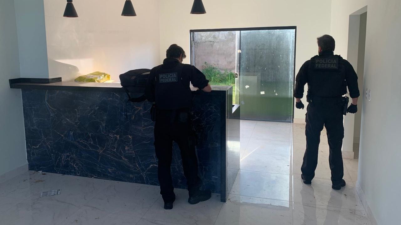 PF desmantela esquema vasto de contrabando, corrupção e lavagem de dinheiro em Cascavel e Foz do Iguaçu