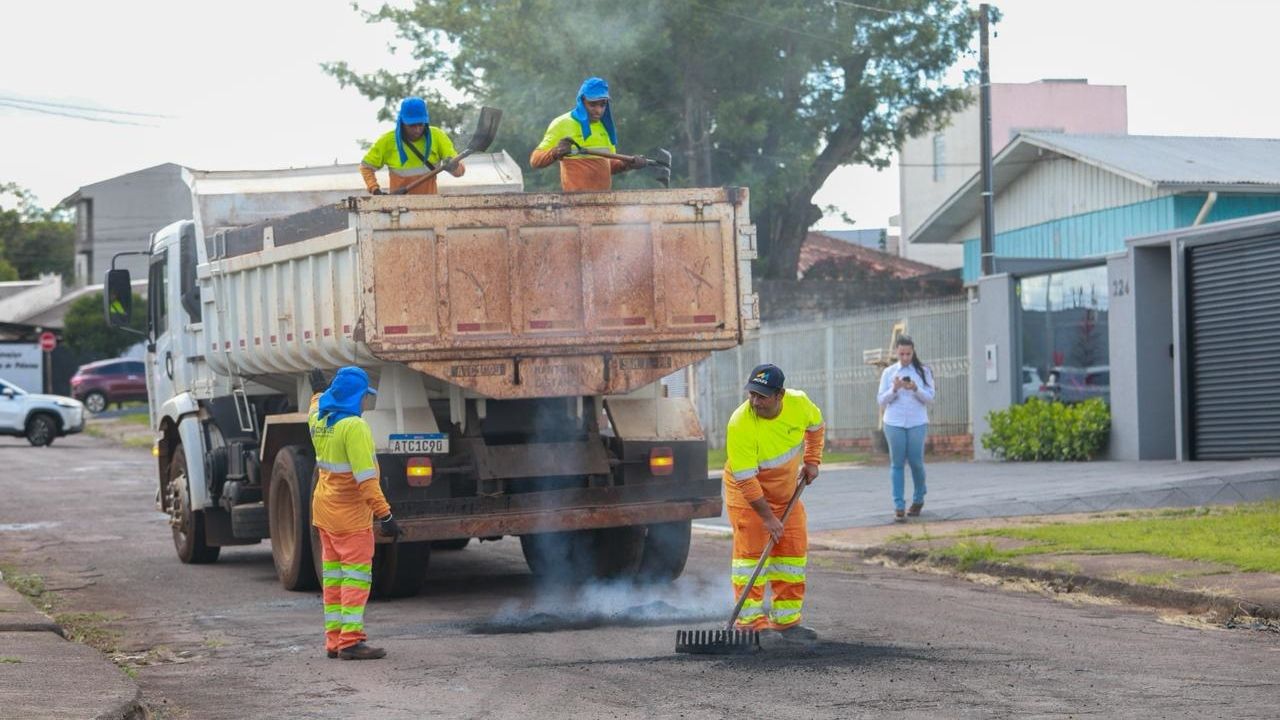Prefeitura mobiliza força-tarefa para intensificar operação tapa-buracos em Cascavel