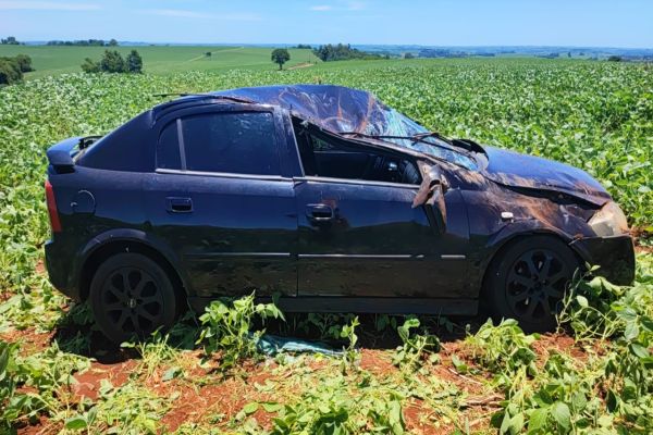 Capotamento é registrado na PR-474 em Anahy