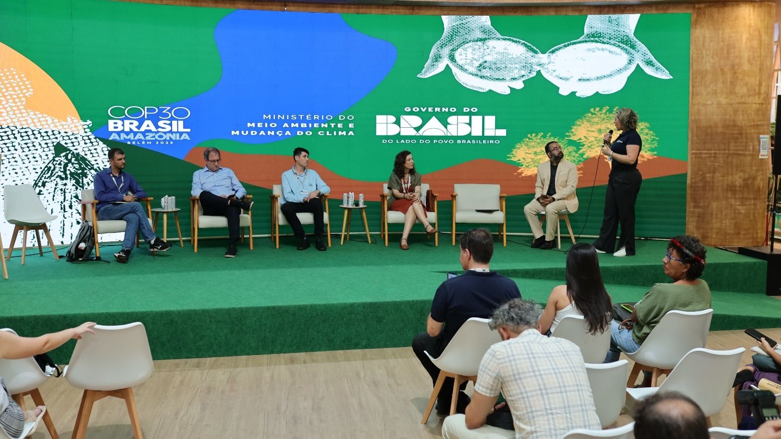Itaipu apresenta ações para agricultura familiar em painel da COP30