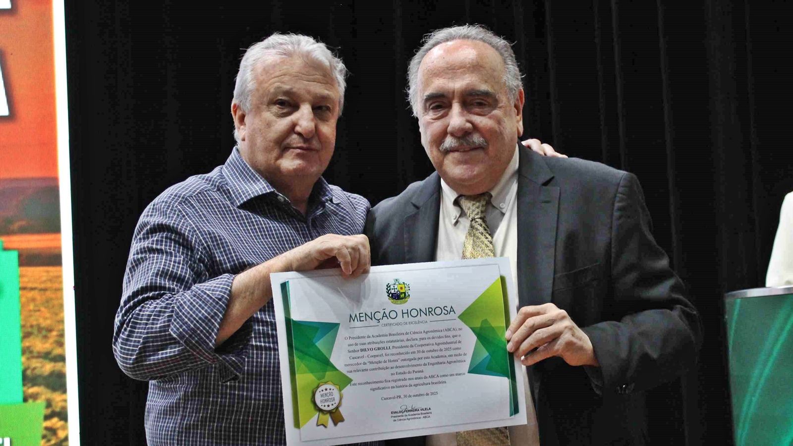 Dilvo recebe Menção Honrosa da ABCA por sua contribuição para a Agronomia