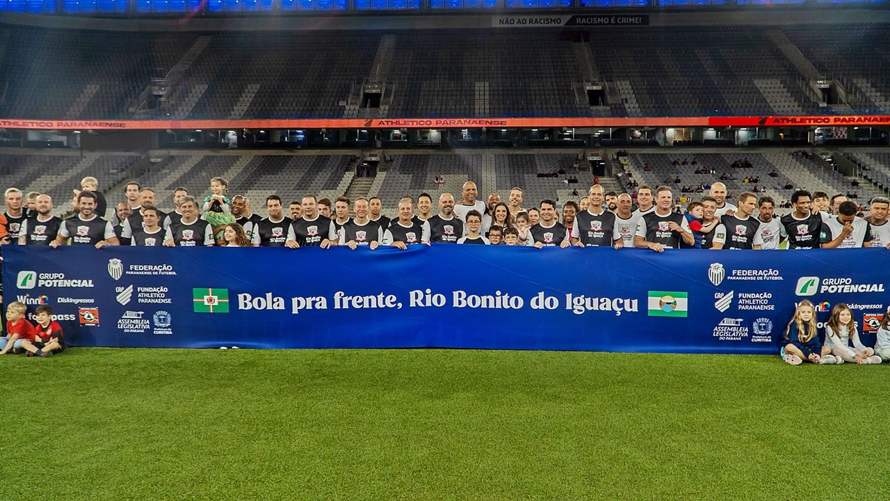Ídolos do futebol paranaense se unem em campo para ajudar Rio Bonito do Iguaçu