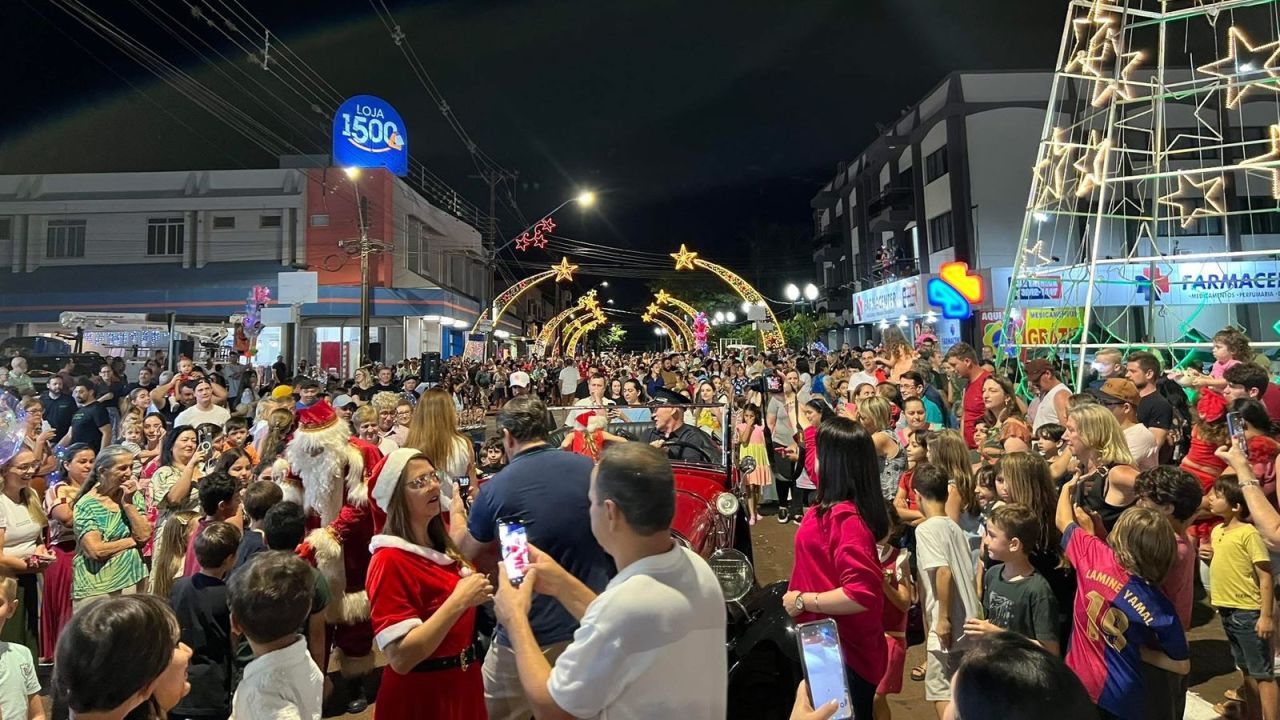 Corbélia dá Início ao Natal de Luz 2025 com maior decoração já vista no Município