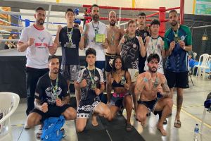 Imagem referente a notícia: Cascavel conquista o título geral por equipes no Campeonato Brasileiro Interclubes de Muaythai 2025