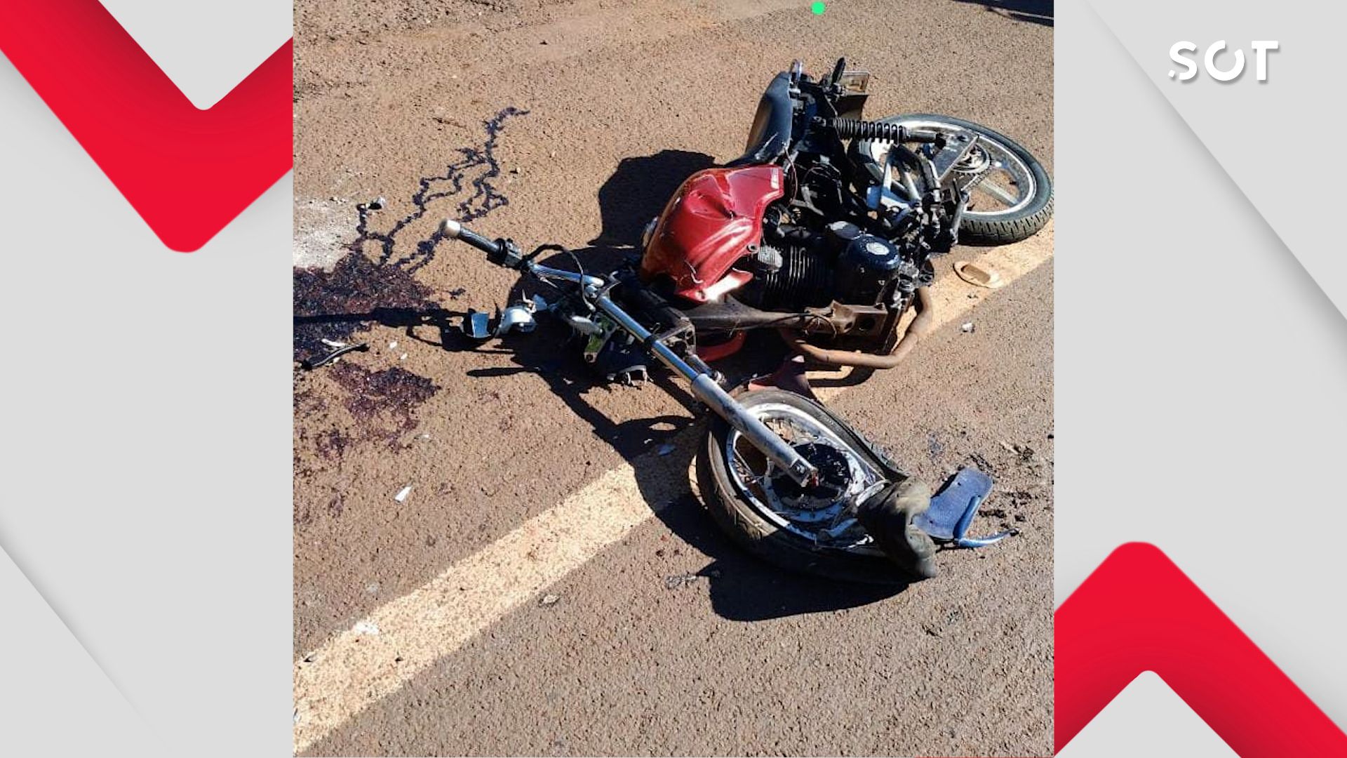 Motociclista de 17 anos fica em estado graves após colisão com caminhão na PR-484 em Capitão Leônidas Marques