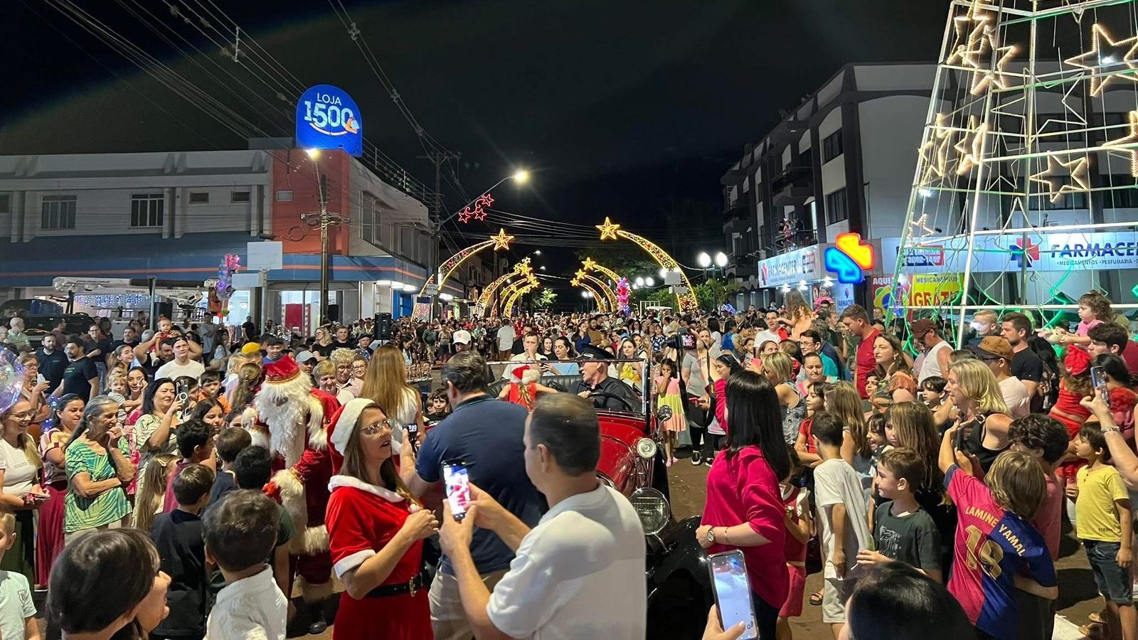 Corbélia dá Início ao Natal de Luz 2025 com maior decoração já vista no Município