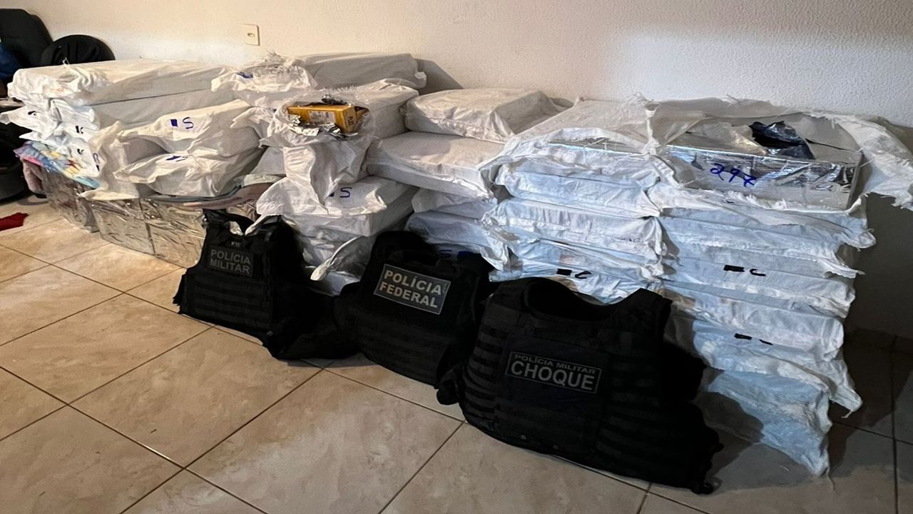 Duas pessoas são presas em ação da PM e PF com contrabando de eletrônicos na BR-277 em Cascavel