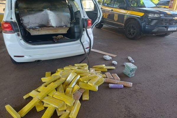 PRF encontra grande quantidade de drogas e anabolizantes em fundo falso de veículo na BR-376