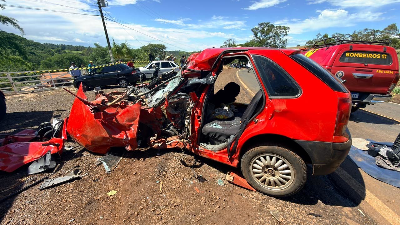 Homem morre e outras três pessoas ficam gravemente feridas após violenta colisão na BR-369, em Jandaia do Sul