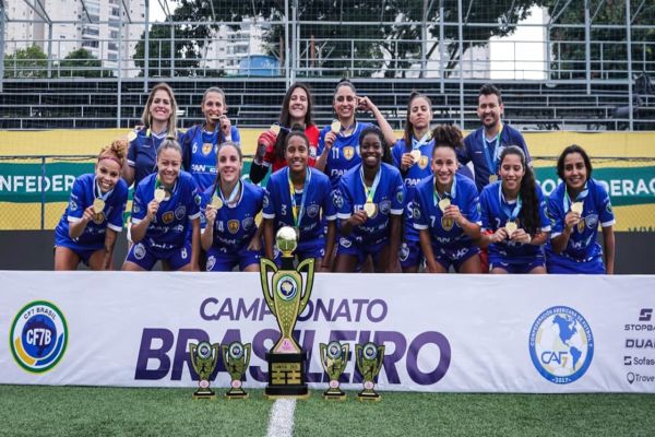 Imagem referente a notícia: Estrelas do Oeste conquista o título brasileiro invicto e consolida era de ouro no Futebol 7 Feminino