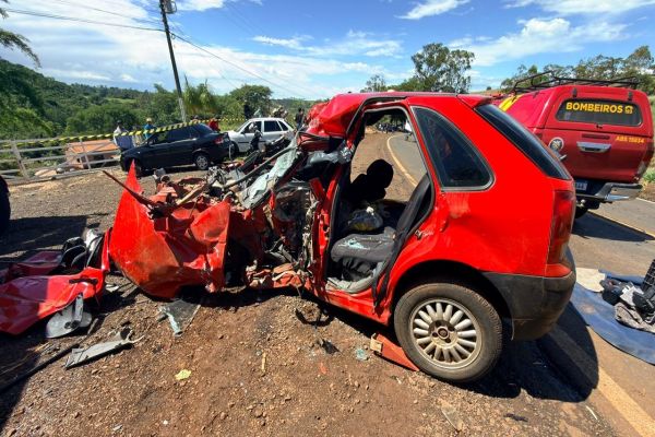 Homem morre e outras três pessoas ficam gravemente feridas após violenta colisão na BR-369, em Jandaia do Sul