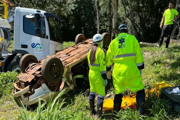 Imagem referente a notícia: EPR Iguaçu, Corpo de Bombeiros e PRF realizam simulado de atendimento a acidente com carga de produtos perigosos