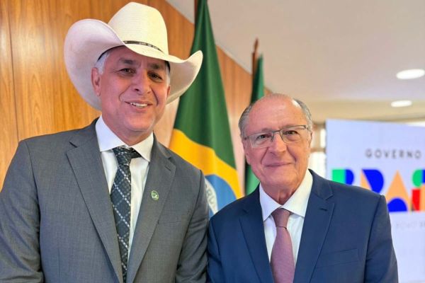 Imagem referente a notícia: Paraná participa de mesa de negociação federal para promover avanços na indústria