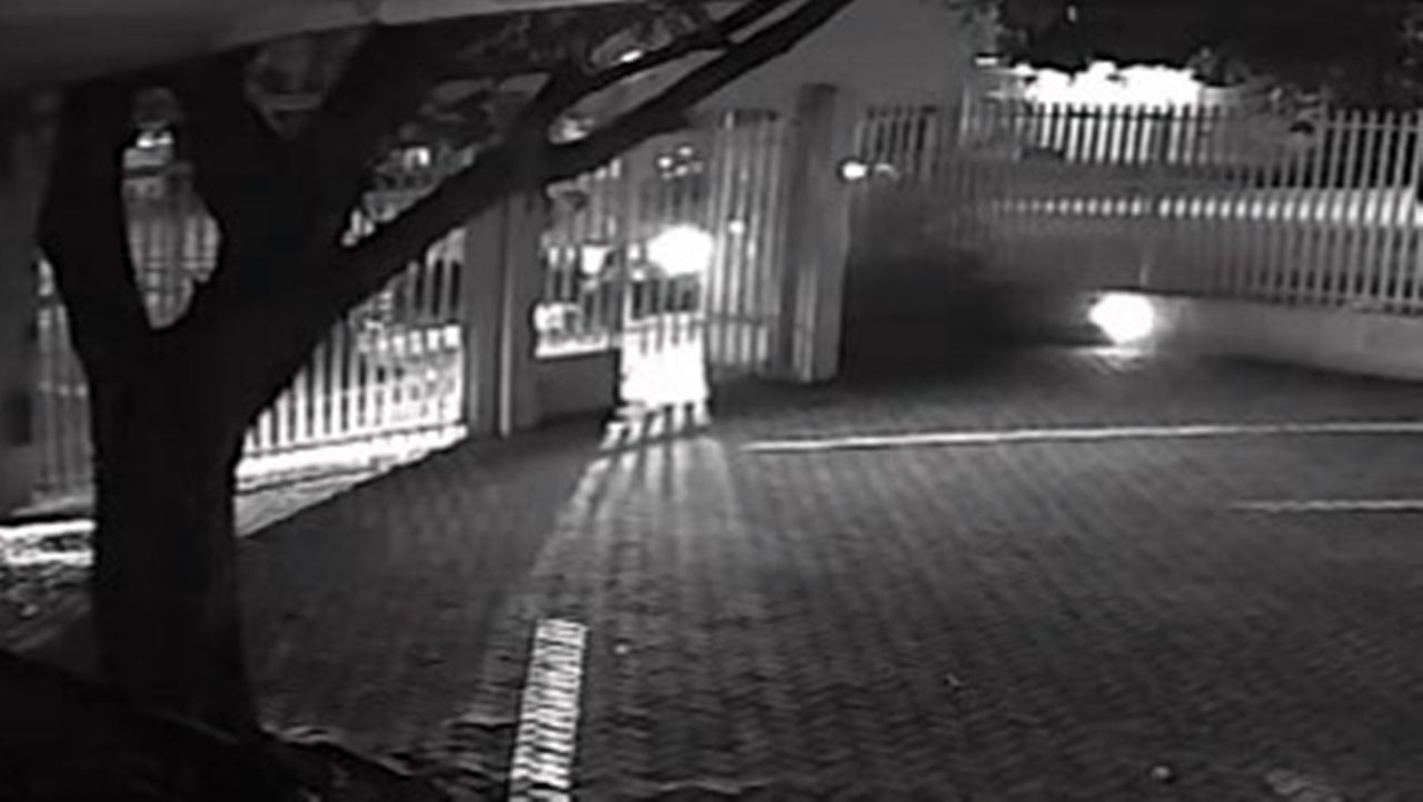 Câmera  de segurança registra colisão entre Duster e HB20 no cruzamento das ruas Uruguai e Rio Grande do Sul