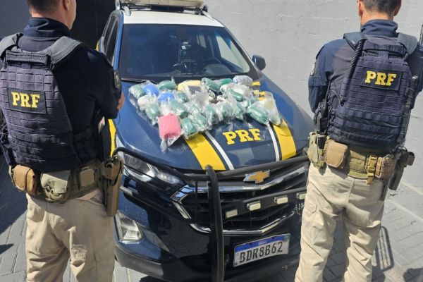 PRF apreende quase 16 quilos de haxixe na BR-369, em Cambé
