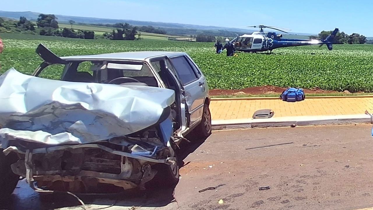 Colisão frontal deixa três pessoas feridas e mobiliza aeromédico do Consamu na PR-488