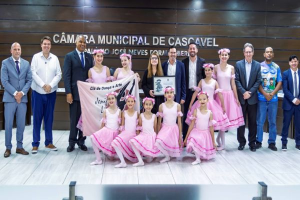 Câmara Municipal de Cascavel tem dia de solenidades com duas sessões e doze homenagens