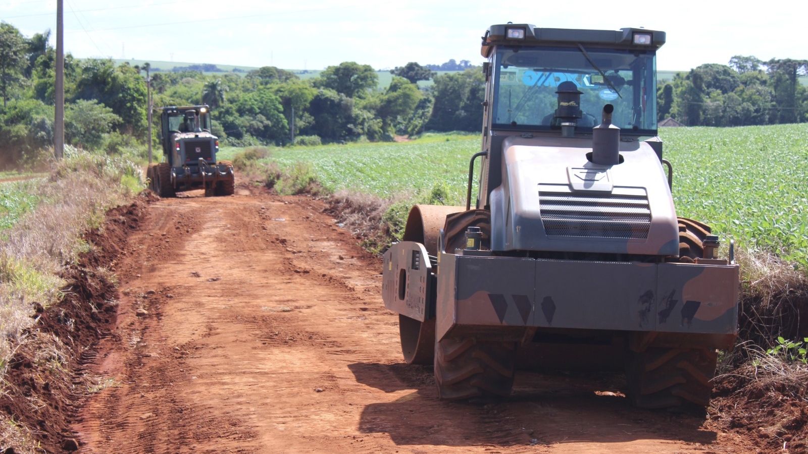 Exército recupera Estrada Rural da comunidade de São Salvador, em Cascavel após forte chuva