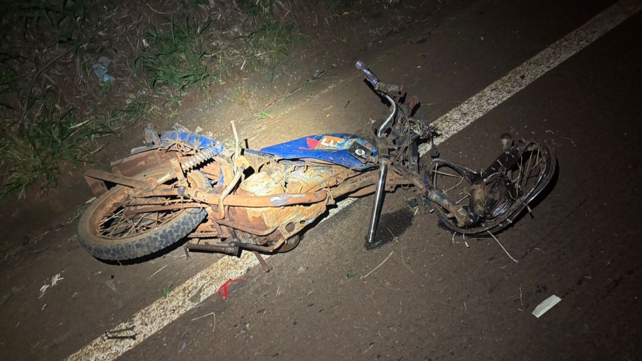 Colisão frontal violenta deixa um homem morto na PR-239 em Nova Cantu