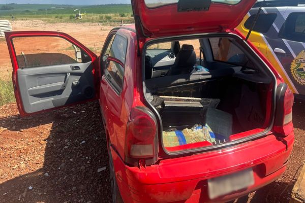 Imagem referente a notícia: Três suspeitos são presos com maconha após tentativa de fuga da PM em Toledo