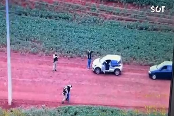 Palio recheado de cigarros é interceptado pelo Falcão 12 na área rural de Cascavel