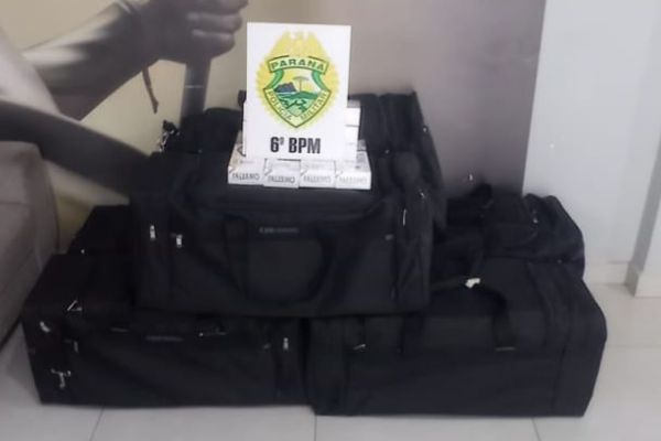 Operação Codesul flagra seis caixas de cigarros contrabandeados no bagageiro de coletivo em Céu Azul