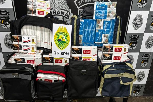 Cigarros paraguaios são encontrados em malas durante abordagem da PM em Corbélia