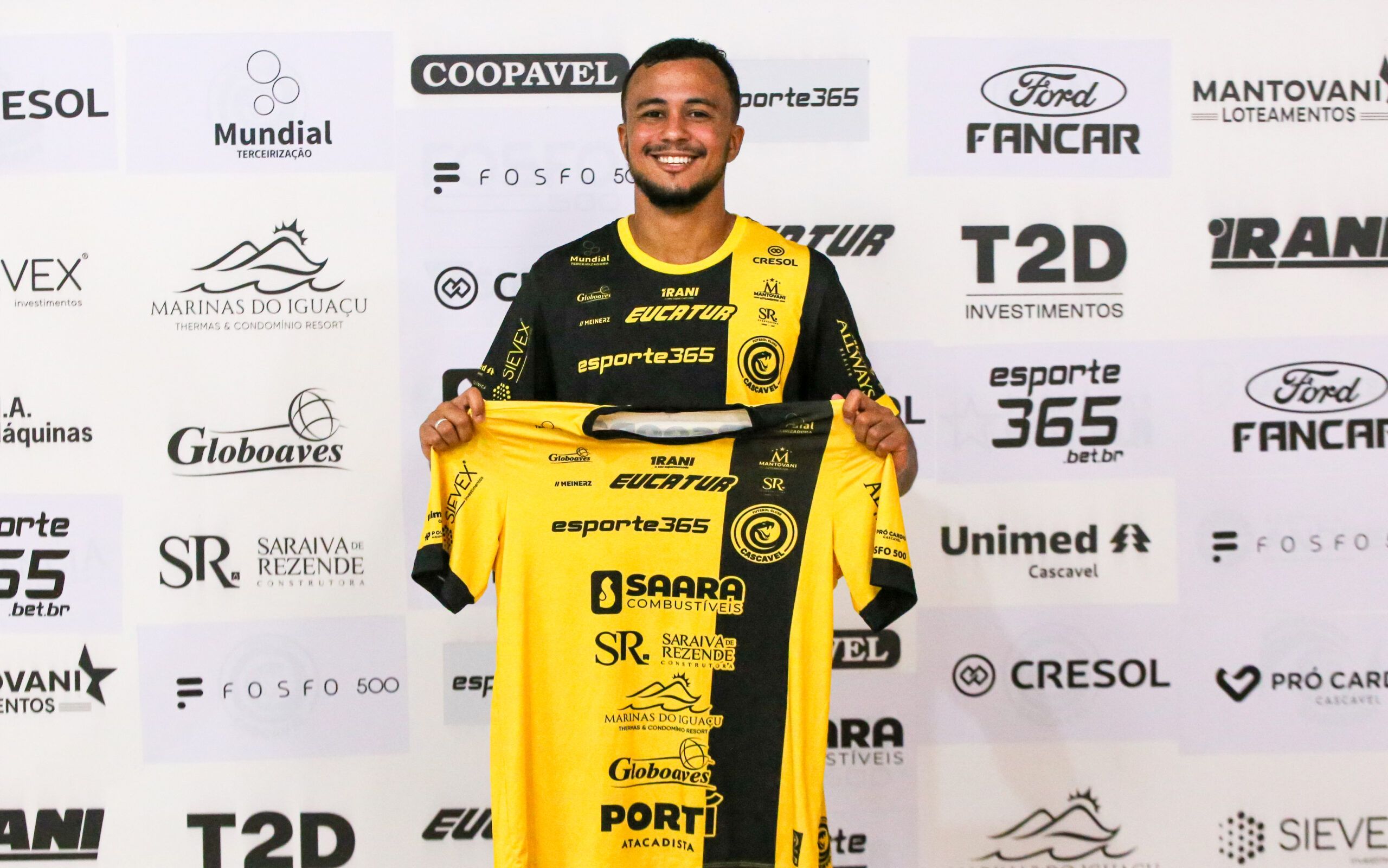 Samuel Tiba é o novo reforço aurinegro para a temporada 2026
