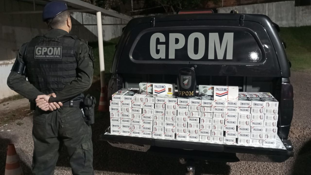 Guarda Municipal apreende cigarros contrabandeados na Rodoviária de Cascavel; Um jovem foi detido