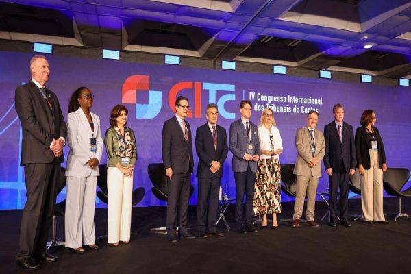 Imagem referente a notícia: Paraná é Diamante em transparência pública pela quarta vez consecutiva