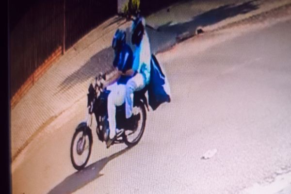 Assalto relâmpago em Loja de Eletrônicos é flagrado por câmeras em Cascavel