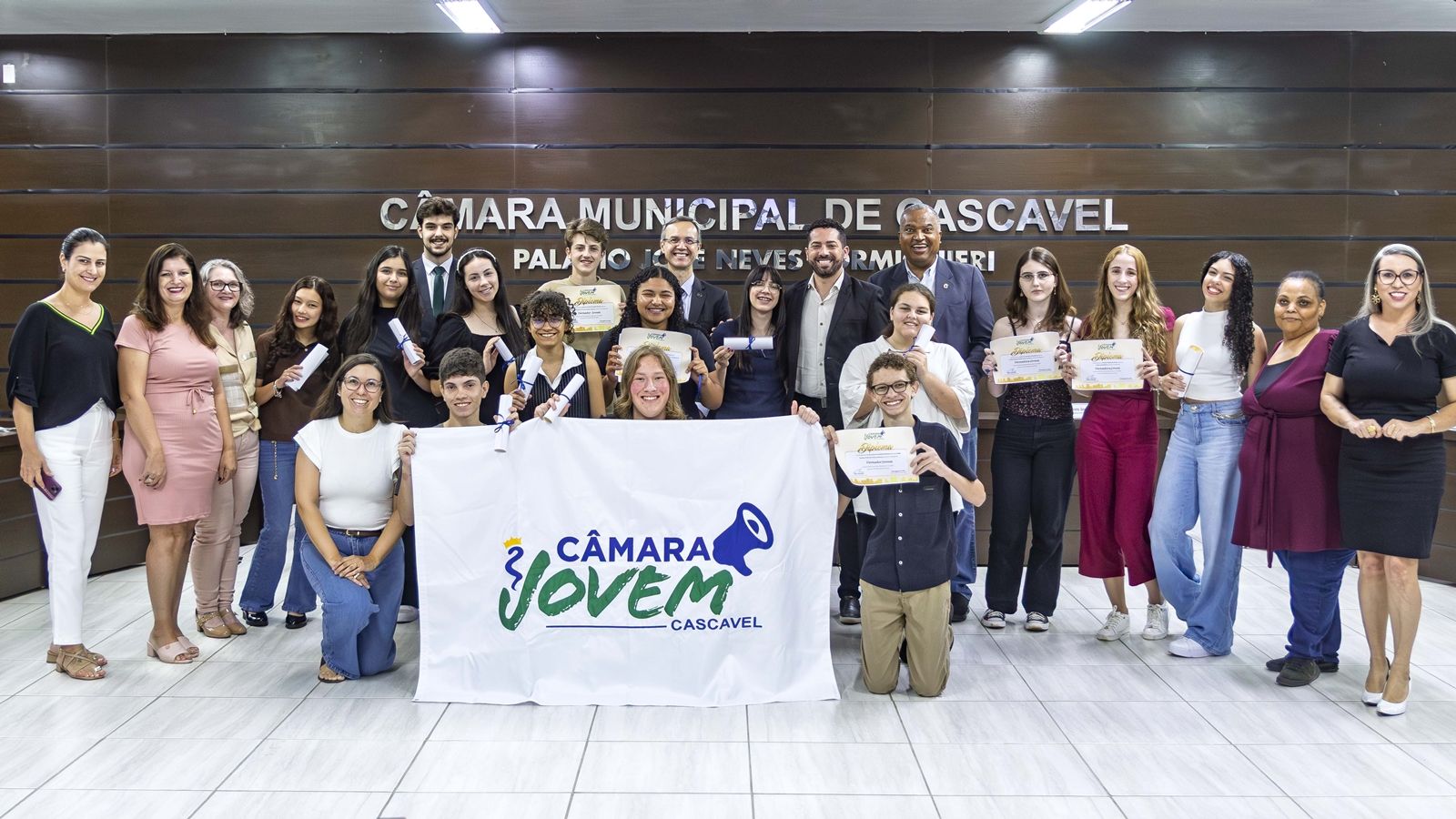 Cidadania em foco: Vereadores jovens de Cascavel concluem mandato em cerimônia oficial