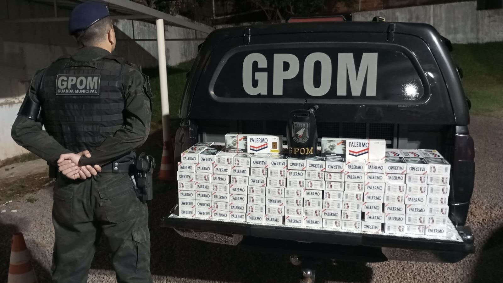 Guarda Municipal apreende cigarros contrabandeados na Rodoviária de Cascavel; Um jovem foi detido