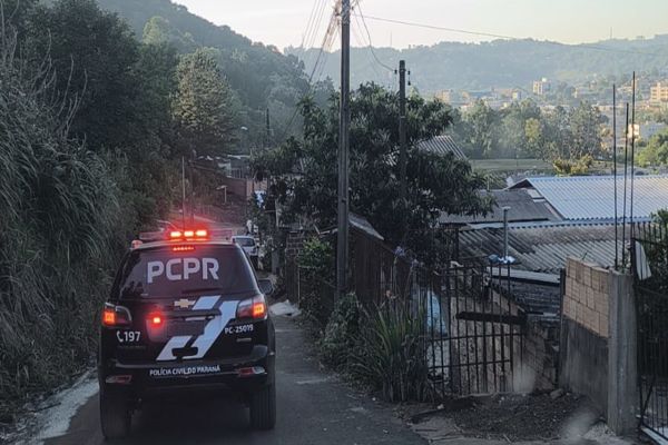 Megaoperação contra facção criminosa mobiliza helicóptero, cães de faro e mais de 200 policiais no Paraná