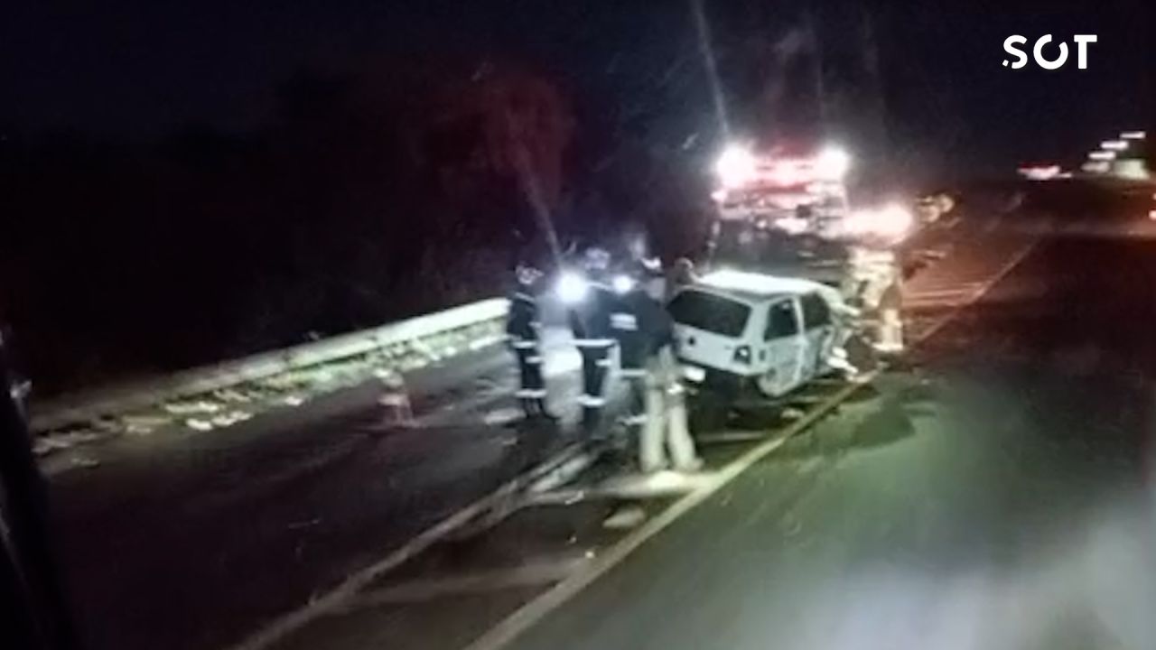 Carro capota e deixa motorista ferido na BR-369 em Corbélia