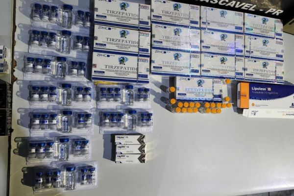 Policiais Militares são surpreendidos com medicamentos proibidos em ação da PF no Aeroporto de Cascavel