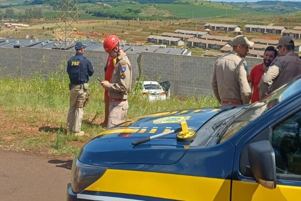 Mulher 38 anos morre após colidir automóvel contra muro de resort  na BR-369 no norte do Paraná