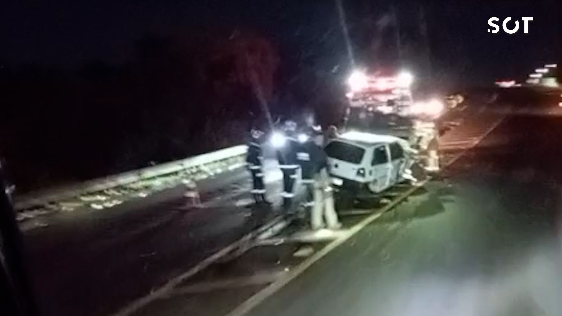 Carro capota e deixa motorista ferido na BR-369 em Corbélia