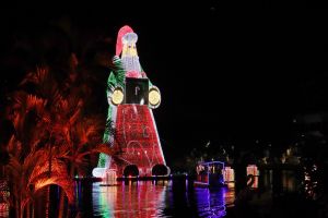 Imagem referente a notícia: Maior Papai Noel do mundo fica no Paraná