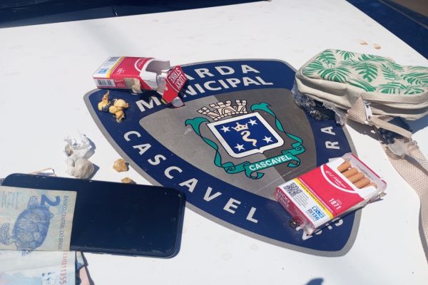 Imagem referente a notícia: Motocicleta furtada é recuperada pela GM após fuga alucinante pelas ruas de Cascavel