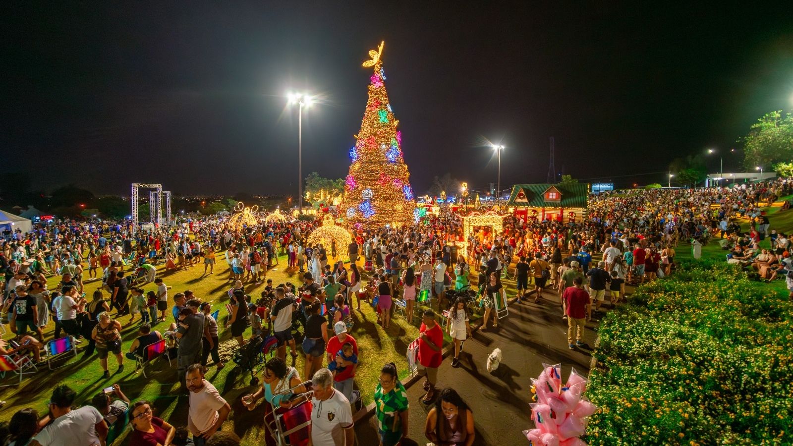 Abertura do Natal da Família – Itaipu Mais que Energia leva 28 mil pessoas ao Gramadão