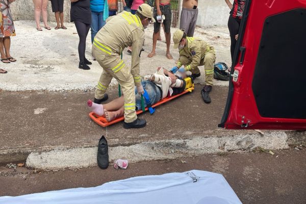 Jovem de 24 anos sofre fratura em punho após forte colisão no Bairro Interlagos, em Cascavel