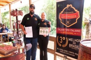 Imagem referente a notícia: Agroindústria conquista selo que a permite vender em todo o Brasil