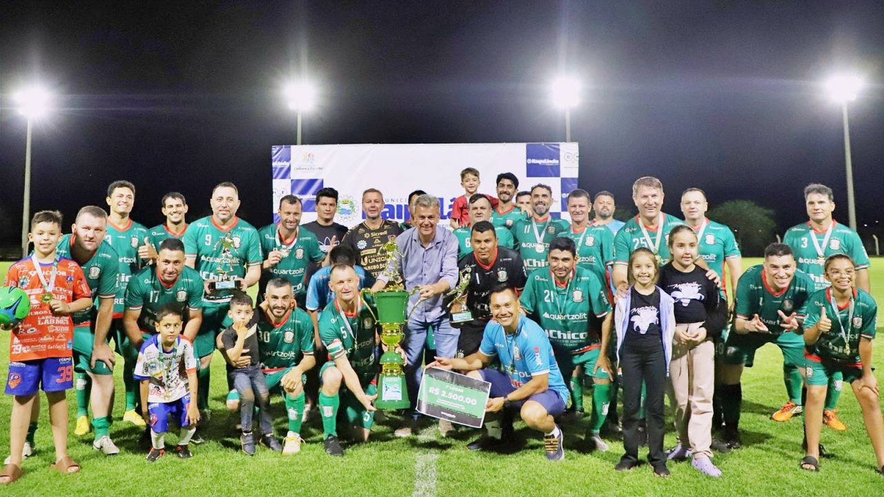 Itaipulândia: Caramuru F. C. conquista título do 1º Campeonato Municipal de Futebol de Campo 40+