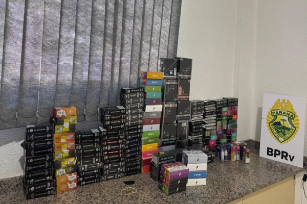 Imagem referente a notícia: Veículo carregado com produtos contrabandeados é apreendido na PR-317 em Toledo