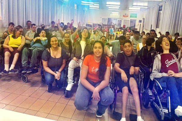 Projeto de extensão aproxima a universidade dos alunos da APAE