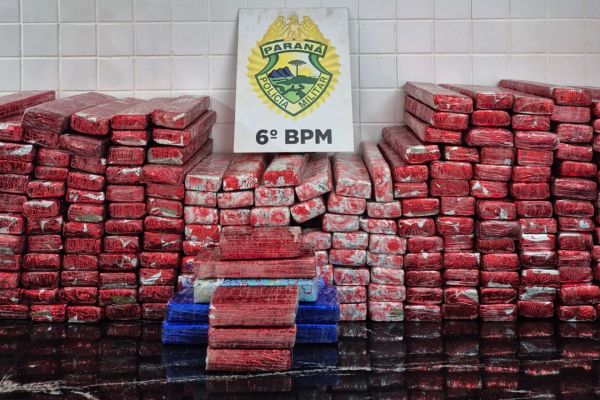 Operação Sinergia V: Polícia Militar apreende 159 kg de maconha e medicamentos contrabandeados na BR-277, em Cascavel